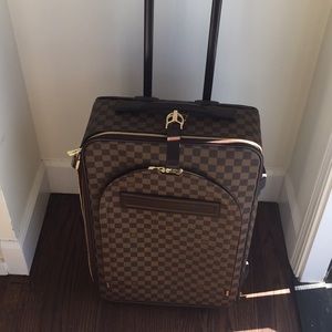 Louis Vuitton Pegase 55 Roll Aboard